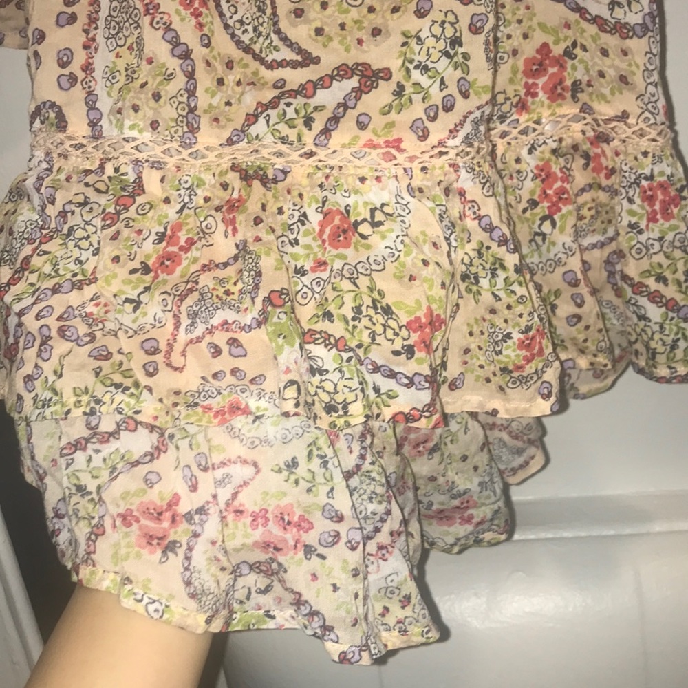 Flower Ruffle Blouse - Picture 5 of 5